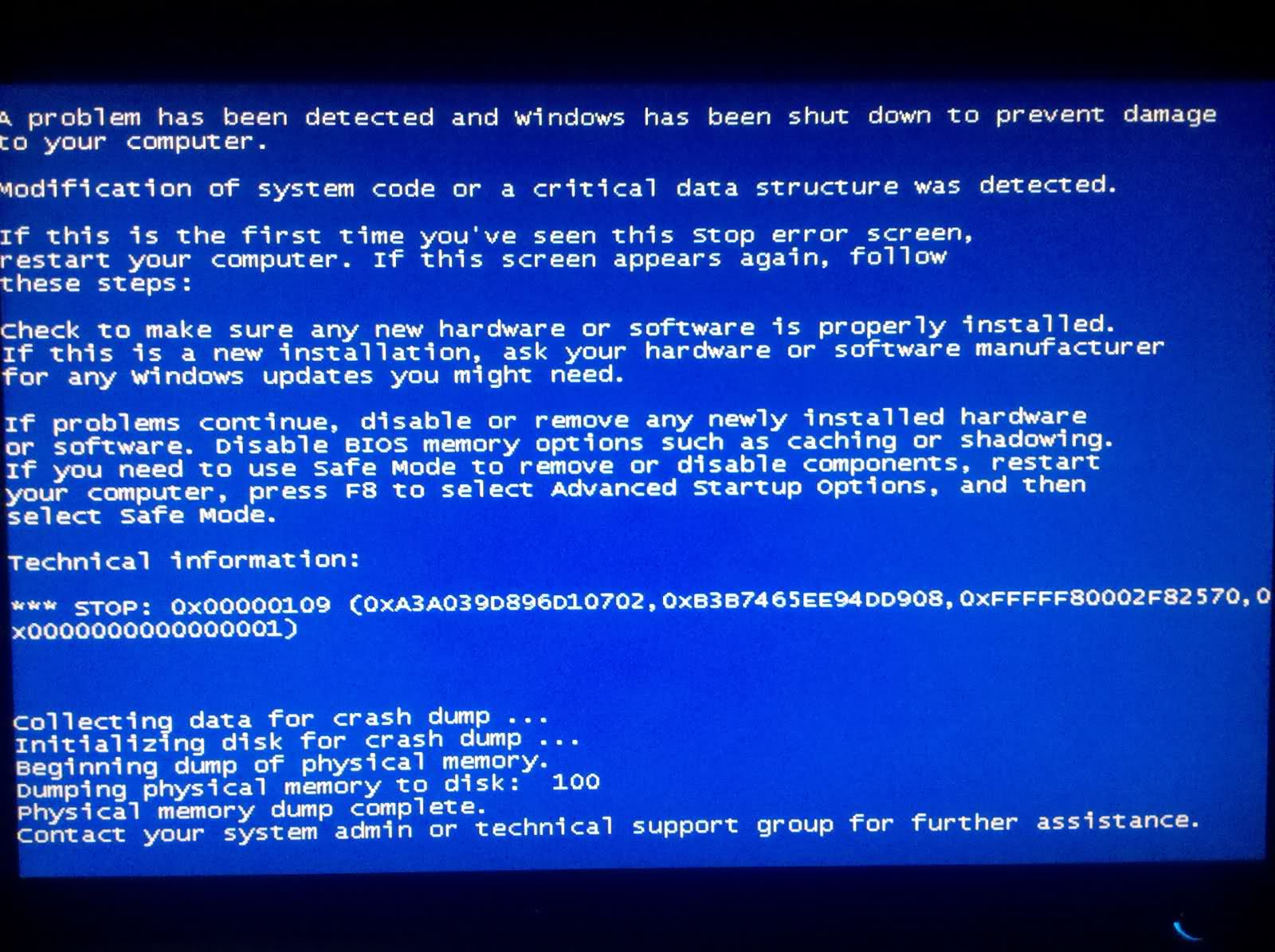 Some Windows users reported this error, which usually appears on the screen during system initialization: