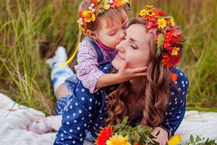 В Украине же обычно День матери - это второе воскресенье мая